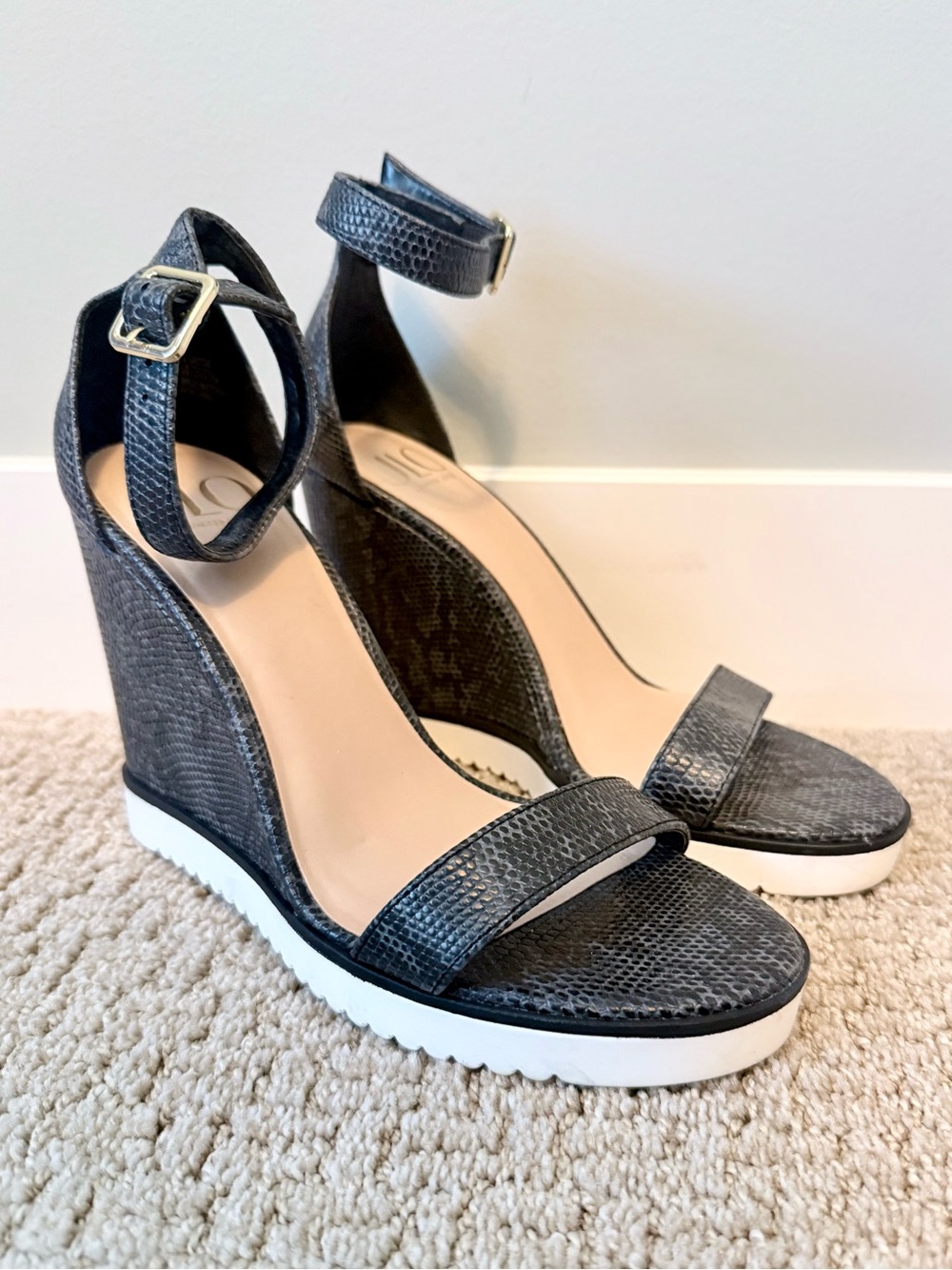 JLO Jennifer Lopez J Wayne Black Platform Wedge Sandals Size 8 Ankle Strap